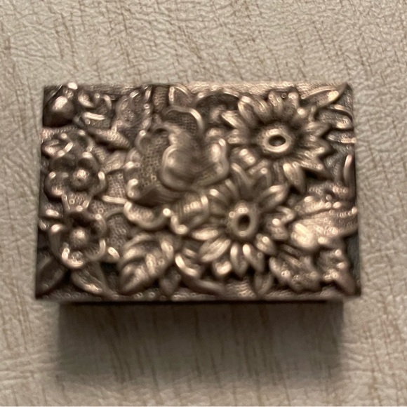 1930’s Vintage Kirk & Sons Sterling silver 925 repousse match box - Picture 10 of 12